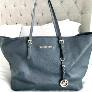 Michael Kors Jet Set Saffiano Leather Large tote